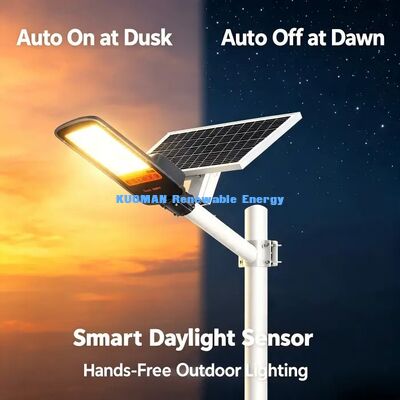 Lampu Jalan Tenaga Surya Terpisah 300W 400W 500W Opsional untuk Jalan Raya Komunitas